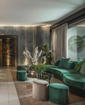 We Me Suite Hotel